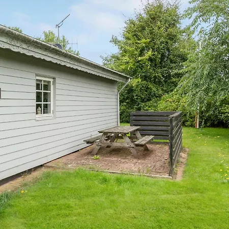 2 Bedroom Lovely In Nyaraló Oksbøl