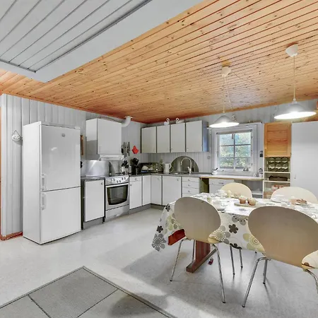 Nyaraló 2 Bedroom Lovely In