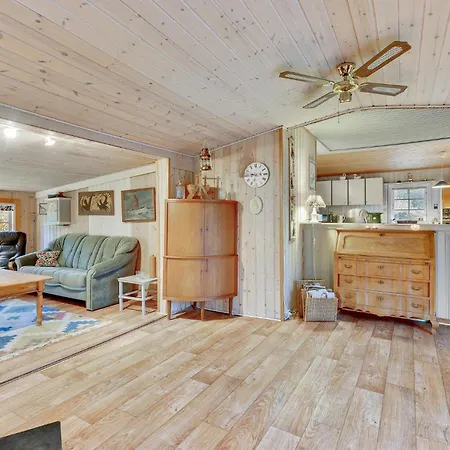 Feriehus 2 Bedroom Lovely In