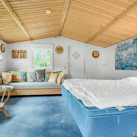 2 Bedroom Lovely In Feriehus