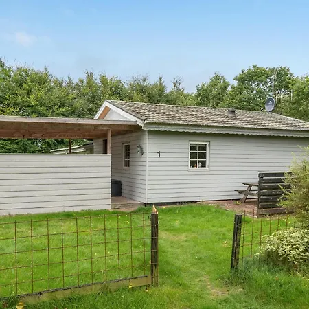 2 Bedroom Lovely In Feriehus Oksbøl