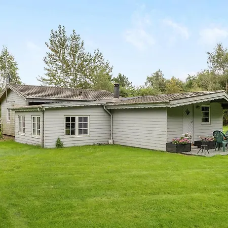 Feriehus 2 Bedroom Lovely In