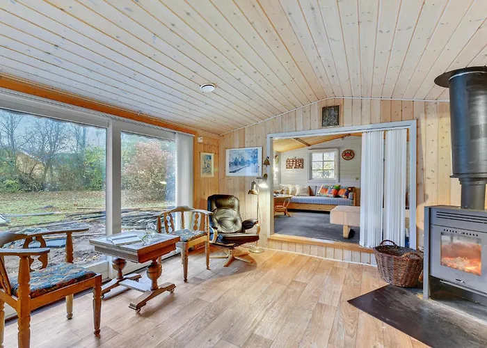 2 Bedroom Lovely In *