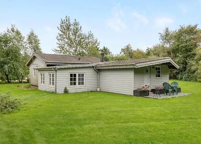 Holiday home 2 Bedroom Lovely In